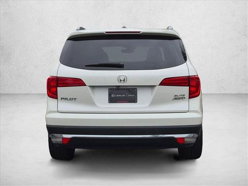 Used 2017 Honda Pilot Elite image 6