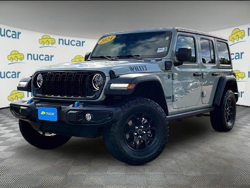 Used 2024 Jeep Wrangler Unlimited AWD/4WD image 3