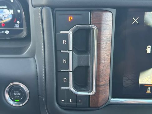 Used 2024 GMC Yukon Denali Ultimate AWD/4WD image 33