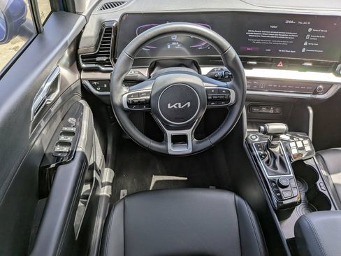 Certified 2025 Kia Sportage EX w/ Premium Package FWD image 16