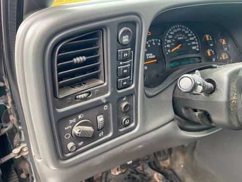 Used 2005 Chevrolet Silverado 1500 w/ Light Duty Power Package image 12