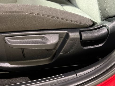 Used 2025 Kia K4 LXS image 23