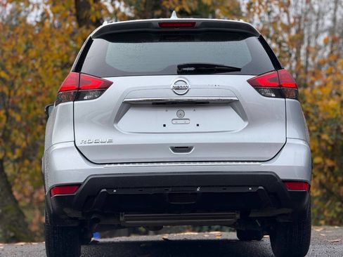 Used 2017 Nissan Rogue S w/ S Appearance Package image 9