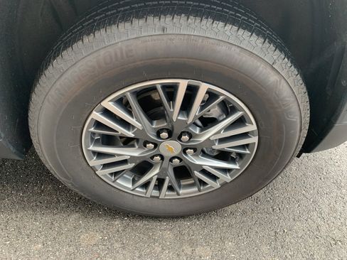 Used 2024 Chevrolet Traverse LT image 12