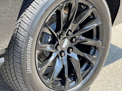 Used 2023 Cadillac Escalade ESV Sport Platinum w/ LPO, ONYX Package AWD/4WD image 47