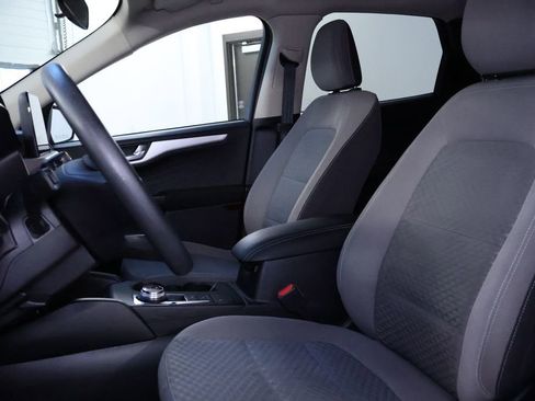 Used 2020 Ford Escape SE image 11