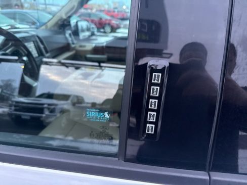 Used 2017 Ford F150 Lariat image 11