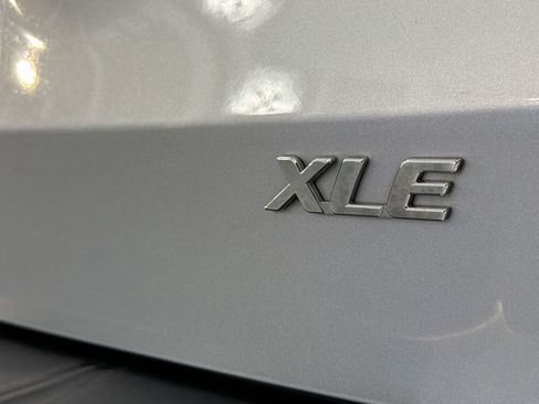 Used 2016 Toyota Sienna XLE w/ XLE Navigation Package FWD image 36