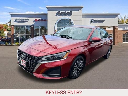 Used 2023 Nissan Altima 2.5 SV AWD/4WD image 4