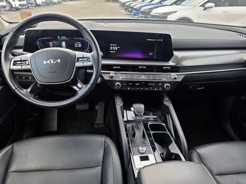 Certified 2025 Kia Telluride S FWD image 8