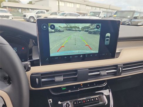 New 2026 Lincoln Corsair Premiere image 32