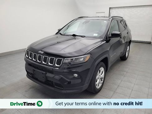 Used 2024 Jeep Compass Latitude AWD/4WD image 1