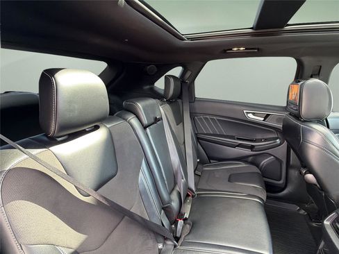 Used 2020 Ford Edge ST w/ Cold Weather Package AWD/4WD image 23