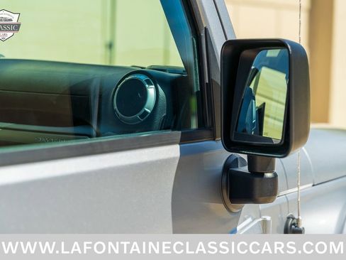 Used 2018 Jeep Wrangler Unlimited Sahara w/ Dual Top Group AWD/4WD image 28