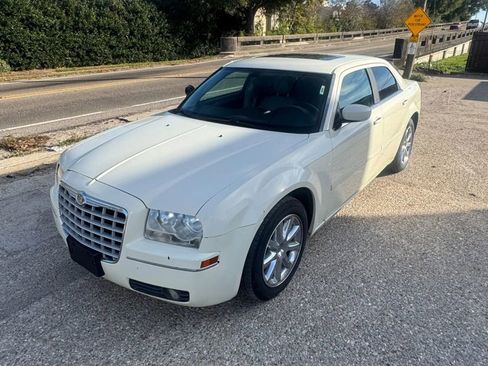 Used 2007 Chrysler 300 Touring L image 2