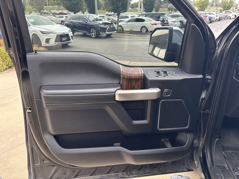 Used 2018 Ford F150 Lariat w/ Equipment Group 502A Luxury AWD/4WD image 20
