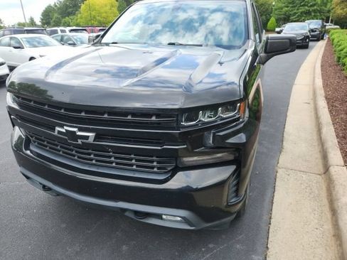 Used 2022 Chevrolet Silverado 1500 RST w/ Convenience Package II RWD image 2