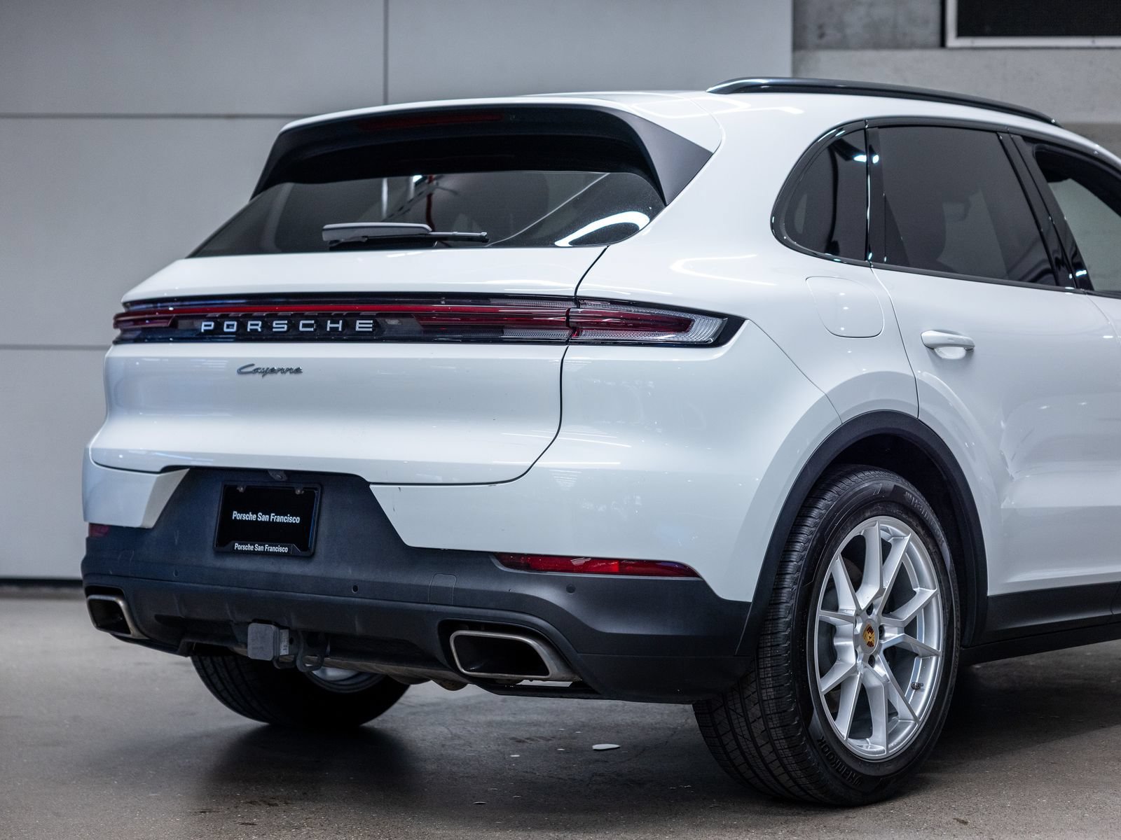 Certified 2024 Porsche Cayenne AWD/4WD image 23