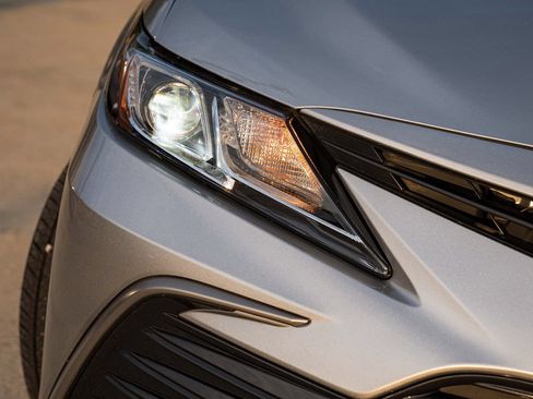 Used 2024 Toyota Camry LE FWD image 3