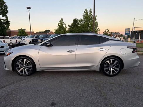 Used 2020 Nissan Maxima 3.5 SV w/ Floor Mat Group FWD image 8
