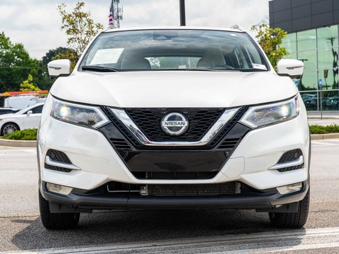Used 2022 Nissan Rogue Sport SL w/ Premium Package AWD/4WD image 2