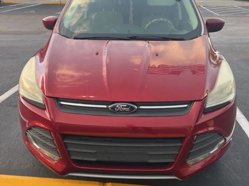 Used 2014 Ford Escape SE image 1