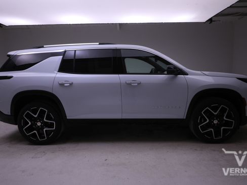New 2026 Chevrolet Traverse High Country FWD image 6