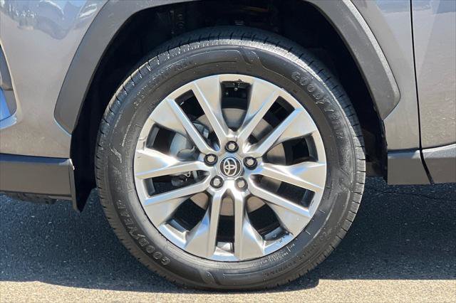 Certified 2022 Toyota RAV4 XLE Premium FWD image 32