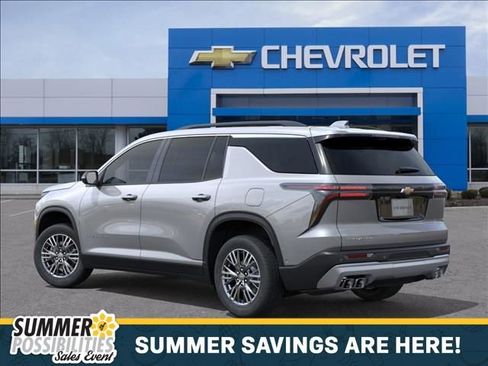New 2026 Chevrolet Traverse LT w/ Driver Confidence Package FWD image 3