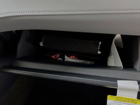New 2026 Toyota Highlander Platinum AWD/4WD image 31