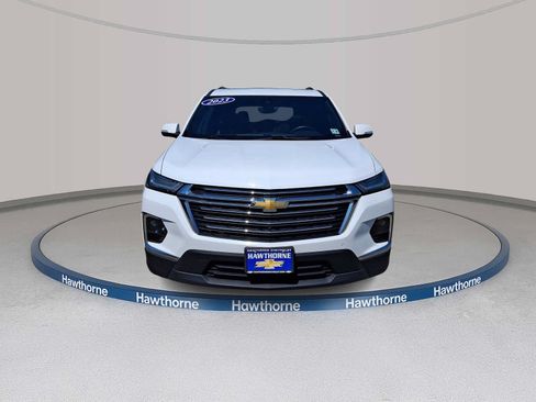 Used 2023 Chevrolet Traverse LT w/ LT Premium Package AWD/4WD image 2