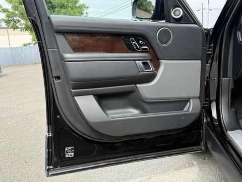 Used 2020 Land Rover Range Rover image 34