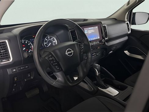 Used 2024 Nissan Frontier SV w/ Technology Package image 13