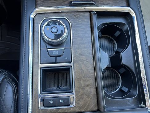 Used 2019 Ford Expedition Platinum image 12