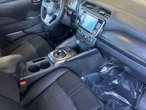 Used 2023 Nissan Leaf S FWD image 17