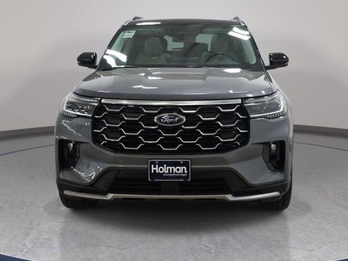 Used 2025 Ford Explorer Platinum w/ Ultimate Package image 3