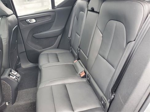 Used 2025 Volvo XC40 B5 Core image 35