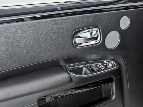 Used 2015 Rolls-Royce Ghost RWD image 13