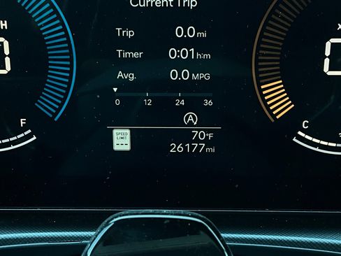 Used 2025 Hyundai Santa Fe SEL image 41