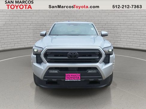Used 2025 Toyota Tacoma SR5 image 2