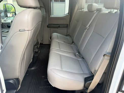Used 2018 Ford F250 XL w/ Power Equipment Group AWD/4WD image 4