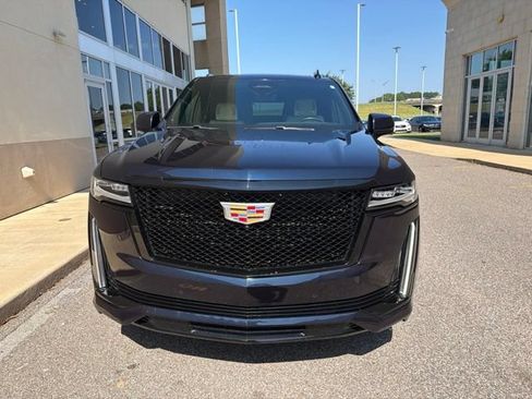 Used 2021 Cadillac Escalade Sport w/ LPO, Illumination Package RWD image 2