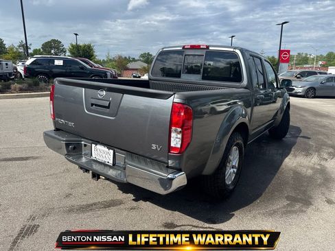 Used 2016 Nissan Frontier SV image 8