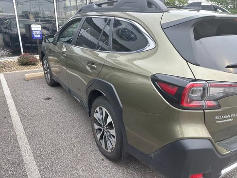 Used 2023 Subaru Outback Limited AWD/4WD image 2