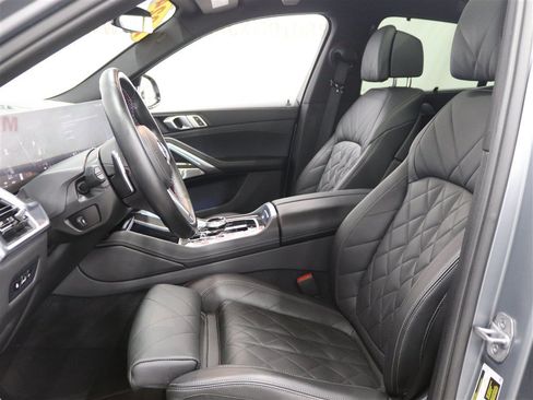 Used 2024 BMW X6 M60i AWD/4WD image 17