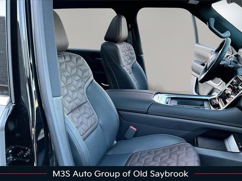 New 2026 Nissan Armada Platinum image 11