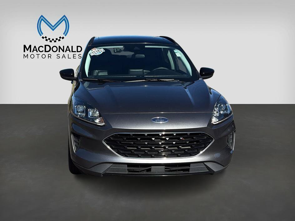Used 2021 Ford Escape SE w/ SE Sport Appearance Package FWD image 2