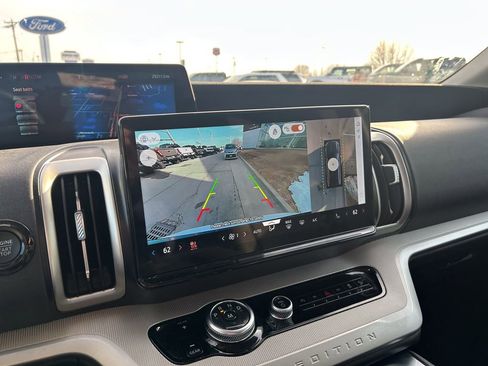 Certified 2025 Ford Expedition Active image 30