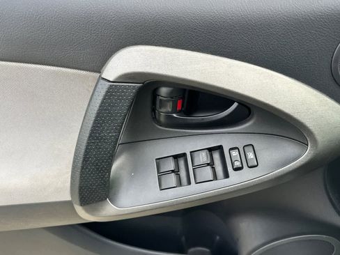 Used 2011 Toyota RAV4 2WD w/ Upgrade Value Pkg image 15