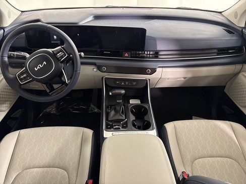 New 2026 Kia Carnival EX FWD image 13